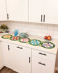 GO! Daisy Chain Table Runner Pattern
