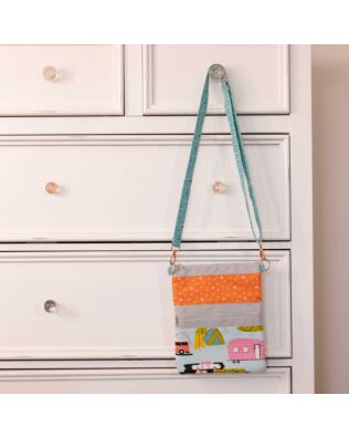 Caitlyn Tote with Zippity-Do-Done Zipper