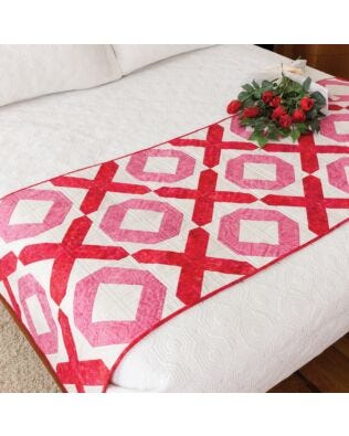 GO! Hugs and Kisses Bed Runner (PQ10432)
