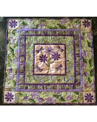 GO! Dragonflies and Daisies Table Topper Pattern (PQ11045)