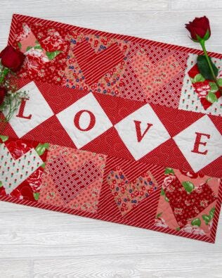 GO! Hearts of Love Wall Hanging Pattern