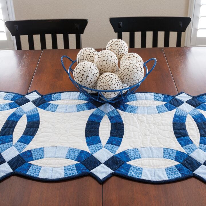 GO Classic Double Wedding Ring Table Runner Pattern AccuQuilt
