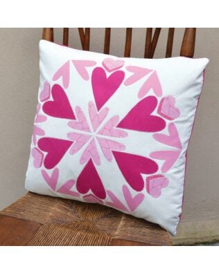 Hearts Around Pillow Pattern (LM-0002)