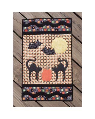 GO! Quilted Cats and Bats Wall Hanging Pattern (PQ10414)