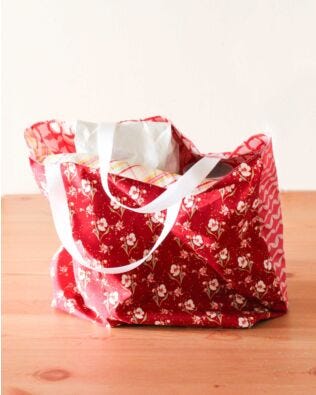 GO! Fat Quarter Grocery Tote by Carolina Moore Pattern