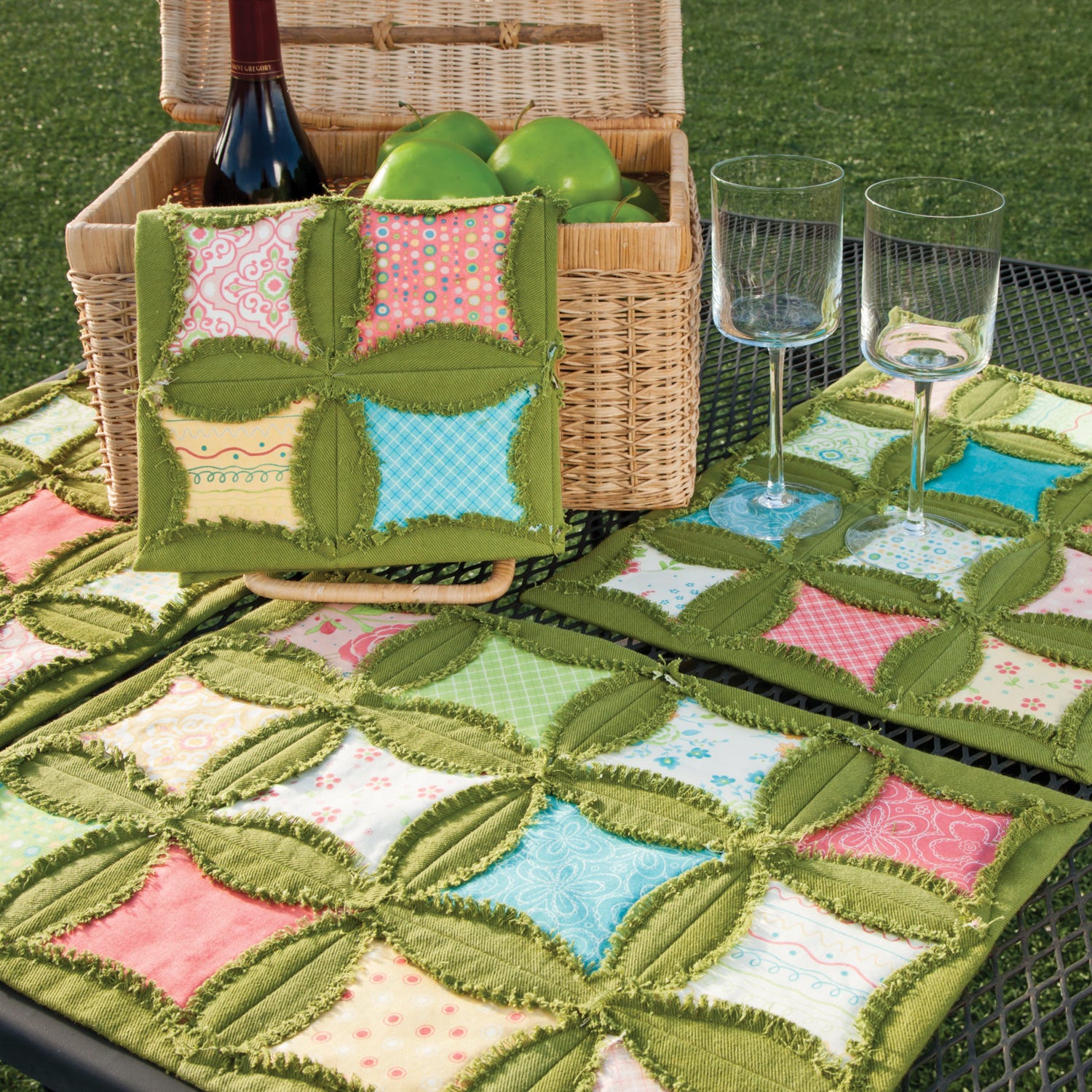 AccuQuilt GO! Picnic Place Mats Pattern by Heather Banks 