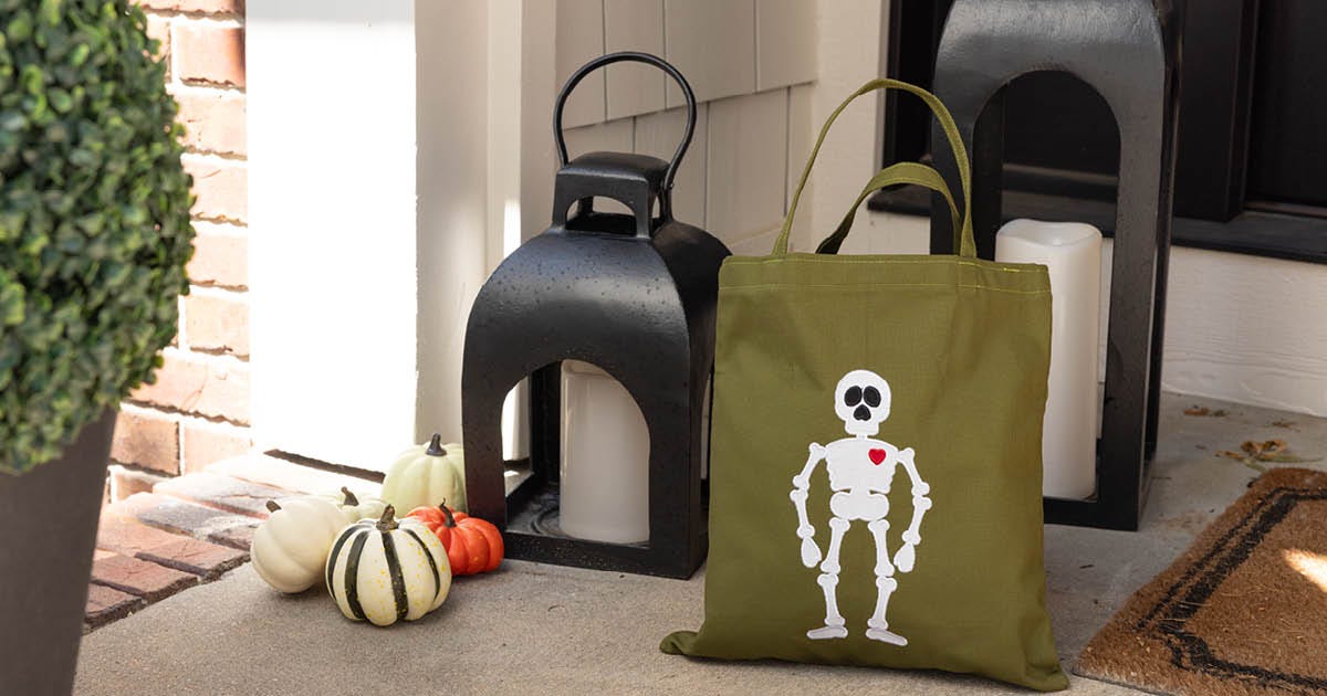 GO! Skeleton Die by Chris Marchini - GO! Skeleton Trick-or-Treat Tote
