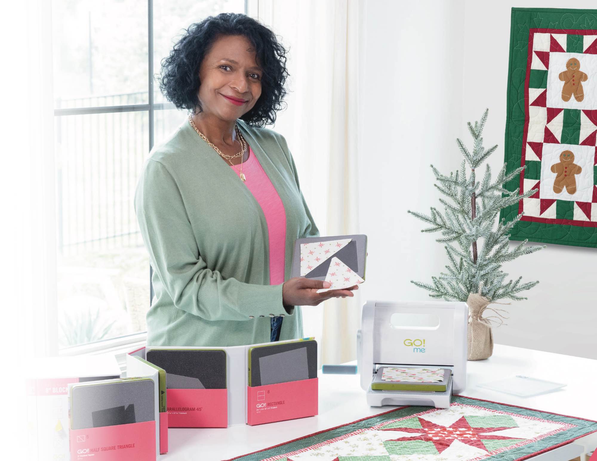 AccuQuilt_2024-Winter-catalog-lifestyle_2000px_1 image