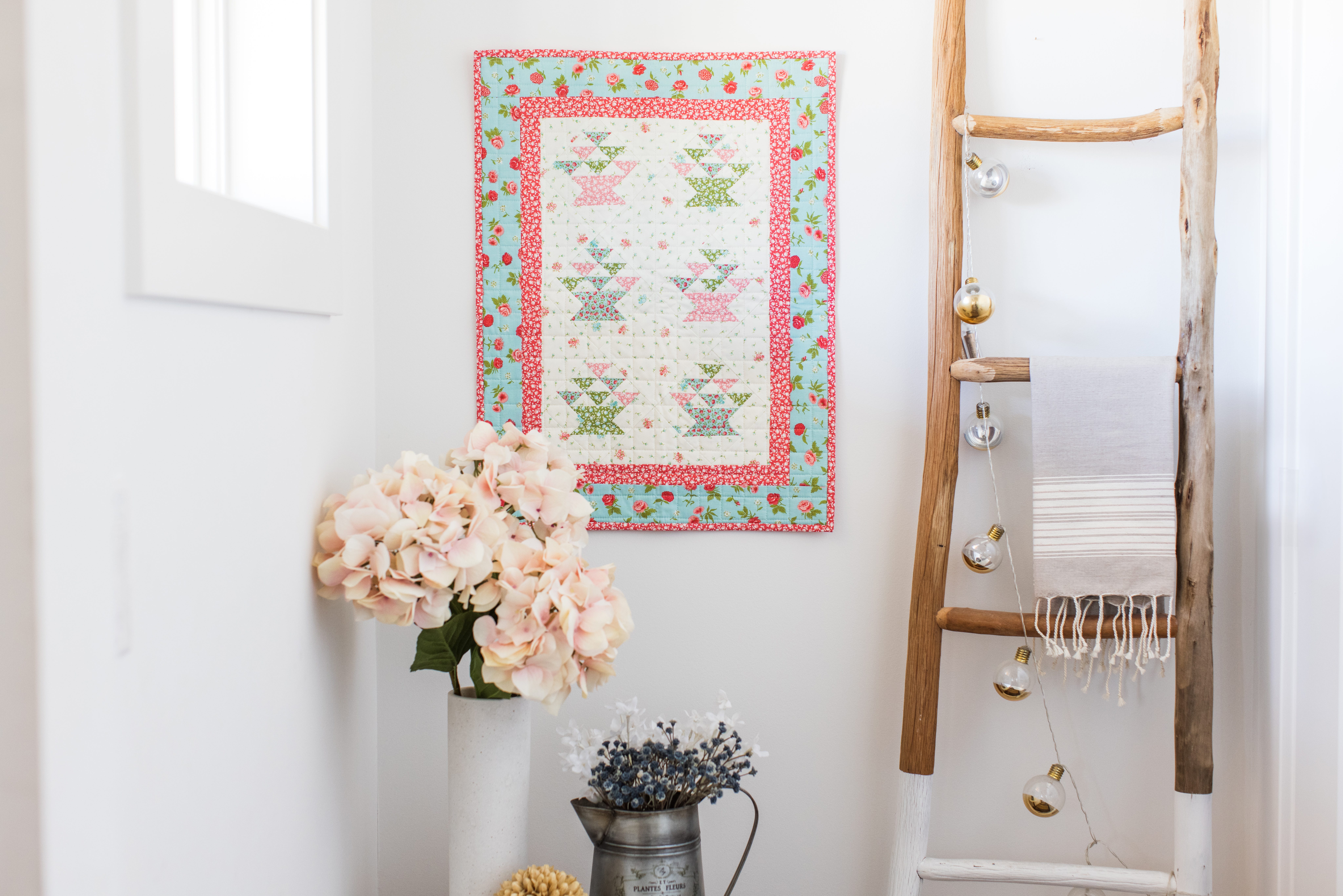 PQ11805 GO Bitty Blooms Wall Hanging_lifestyle_hor_HQ