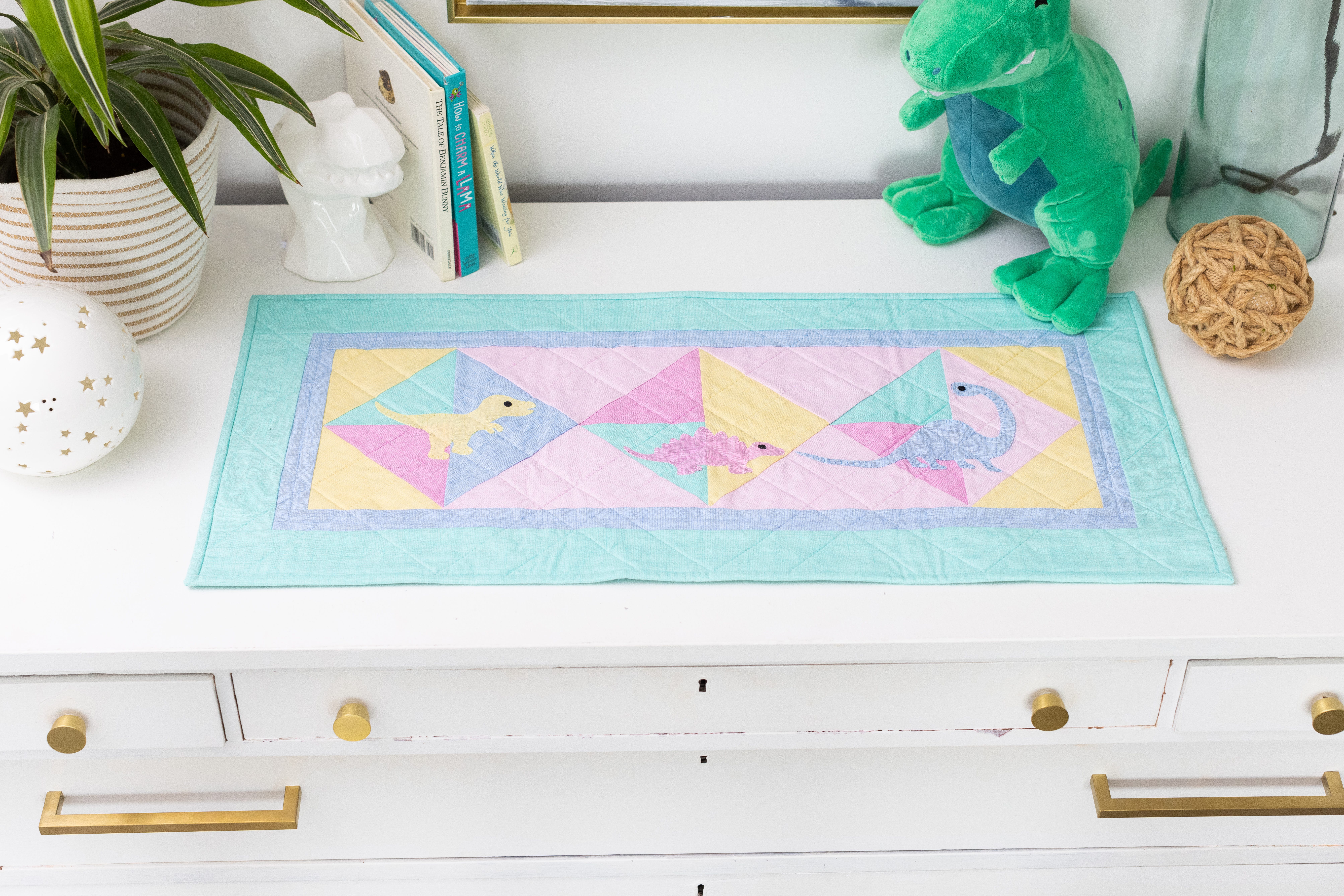 PQ11826 Deco Dino Table Runner_lifestyle_HQ_hor