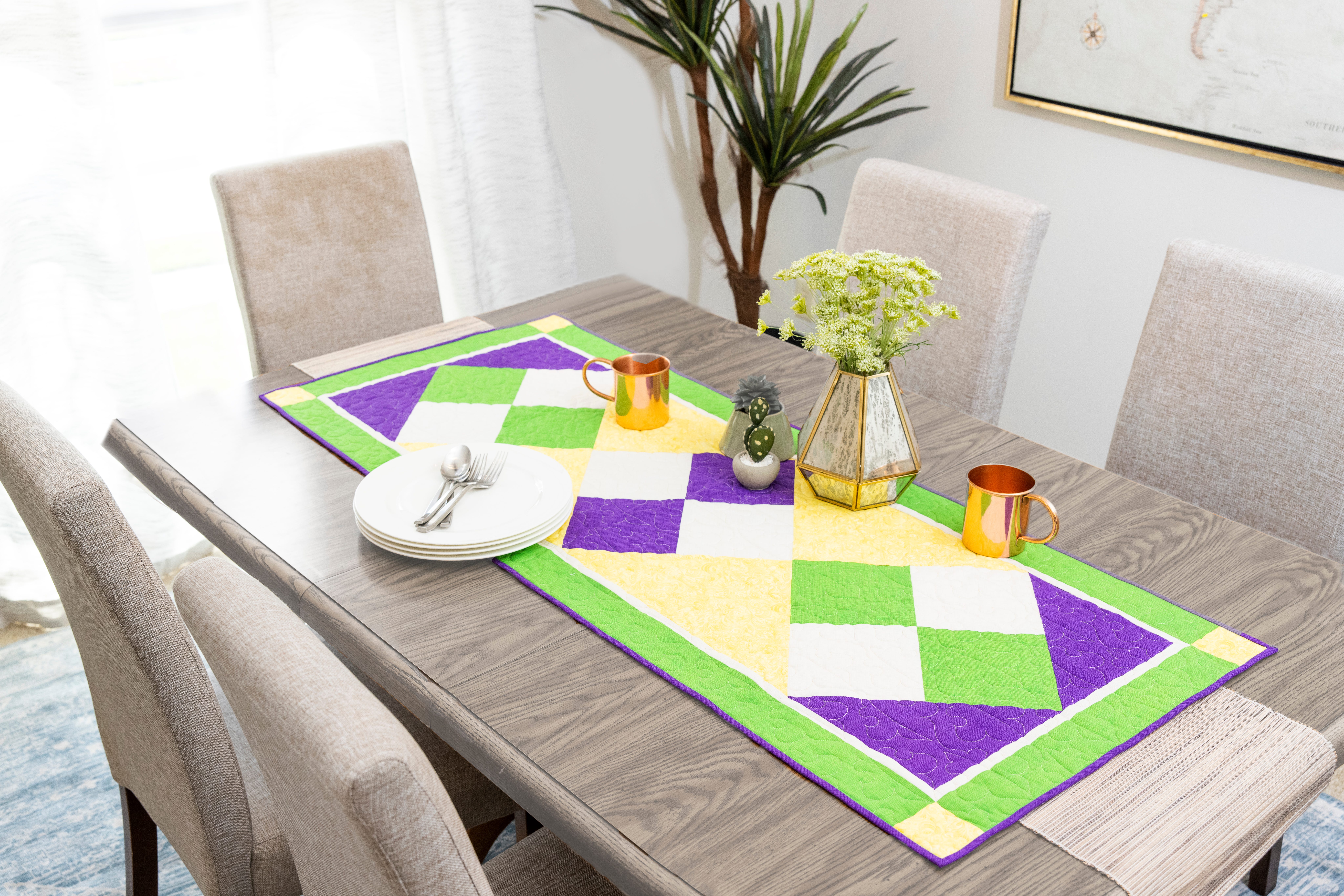 PQ11866 Festival Table Runner_lifestyle_hor_HQ
