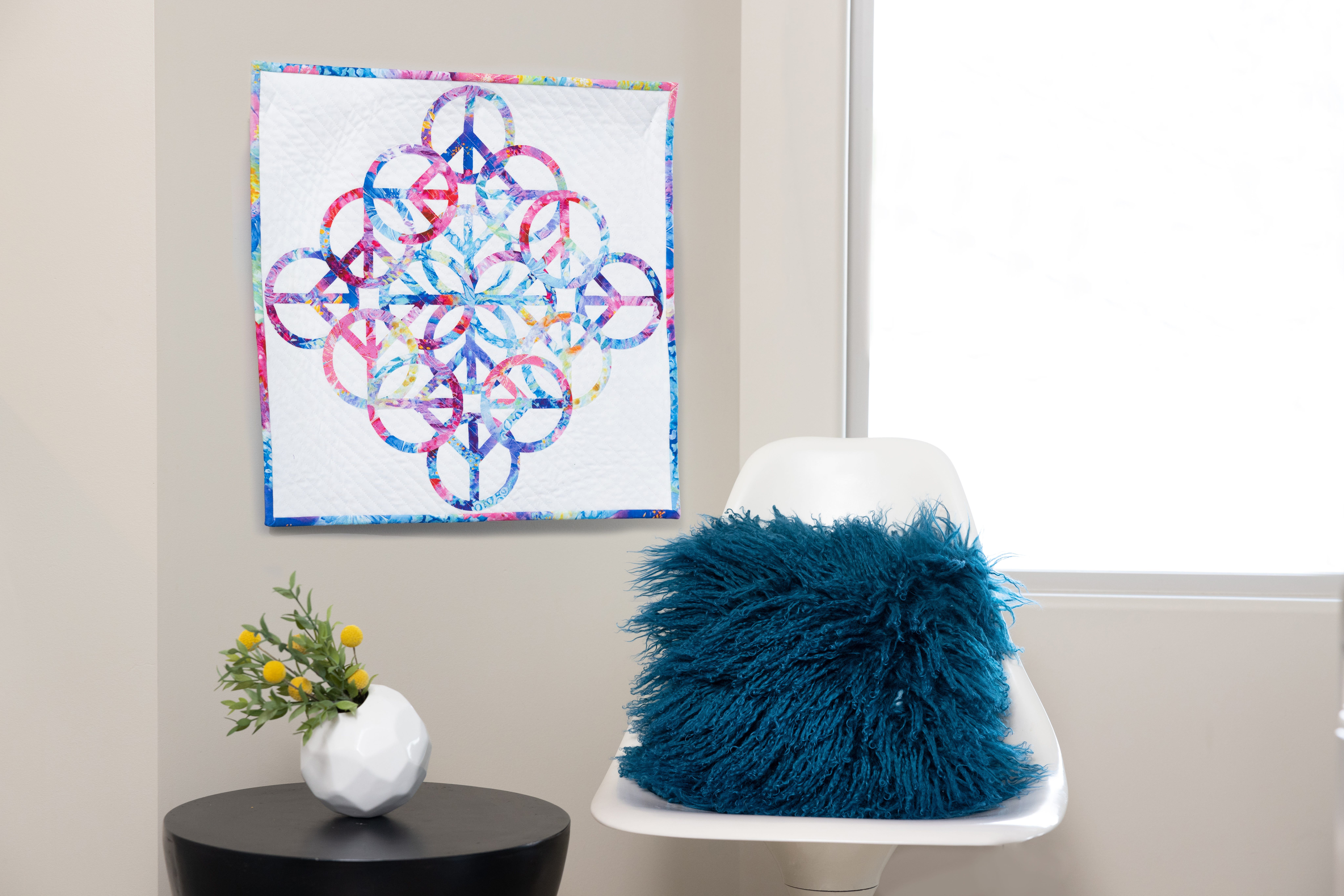 PQ12099 Pretty Mini Quilt_lifestyle_hor_HQ