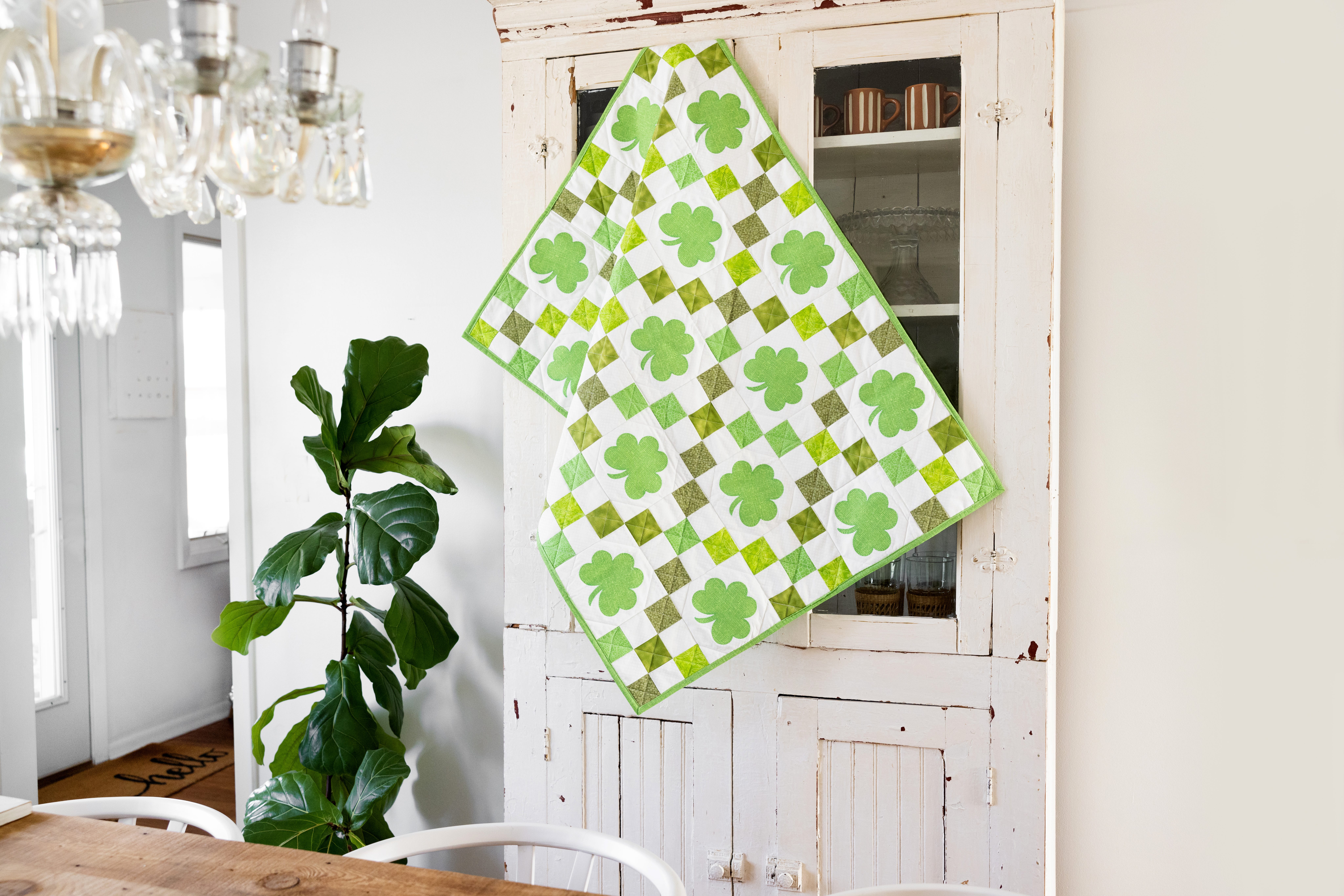 PQ12120 Luck of the Irish Chain Throw Quilt_lifestyle_hor_HQ
