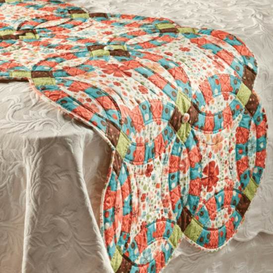 6 Free Bed Runner Patterns to Spruce up Your Decor