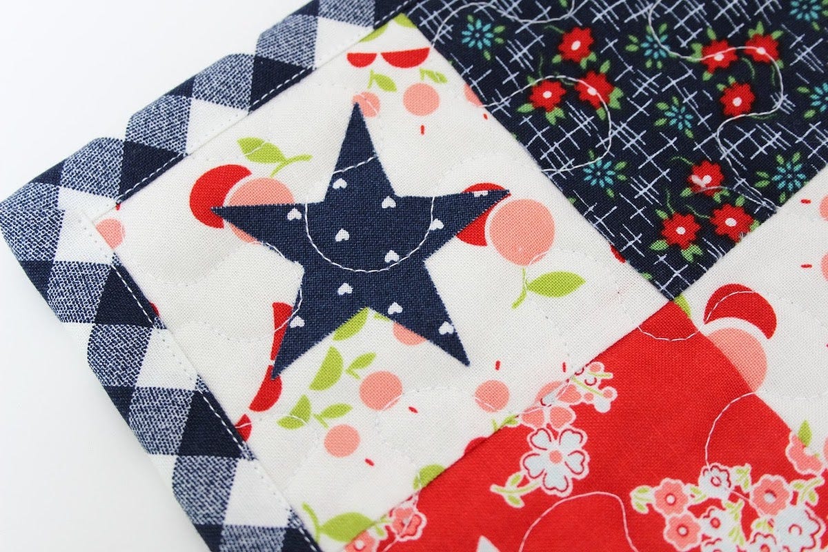 mini quilt details applique star