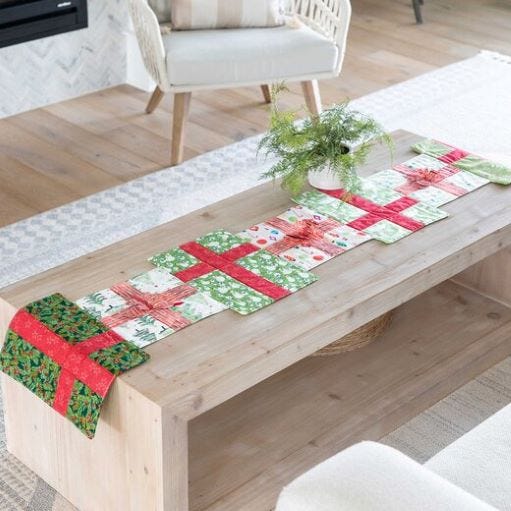 GO! Gift Boxes & Bows 3D Table Runner Pattern